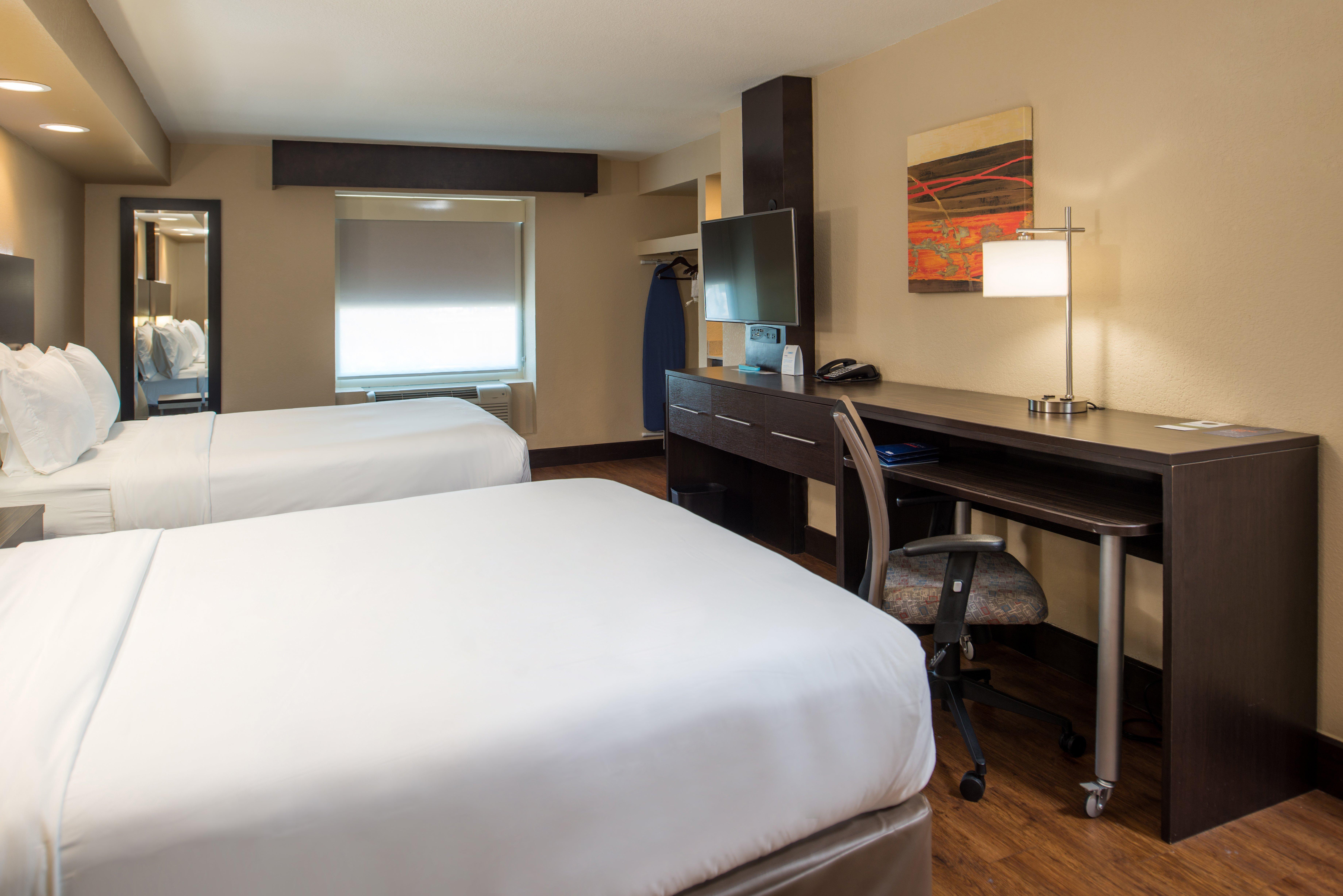 Holiday Inn Express & Suites San Antonio Medical - Six Flags By Ihg Экстерьер фото