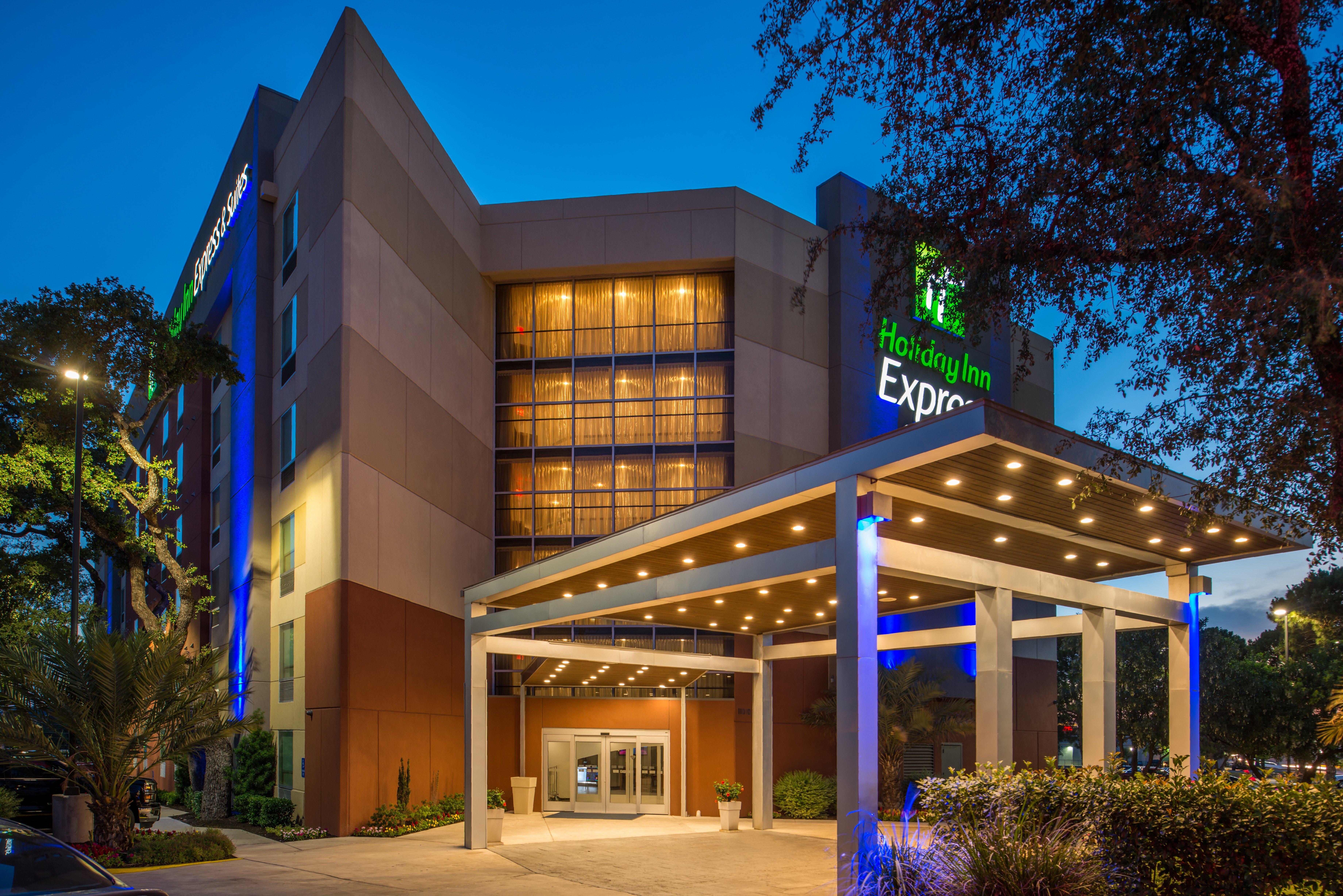 Holiday Inn Express & Suites San Antonio Medical - Six Flags By Ihg Экстерьер фото